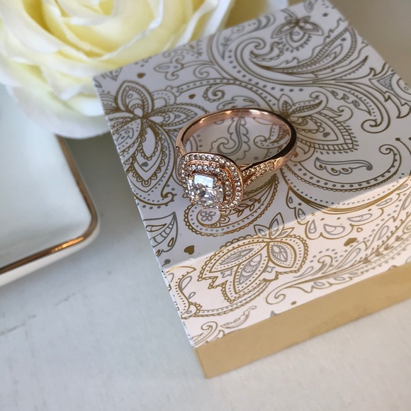 ✨Double Halo Crystal Center Ring Rose Gold - Picture 4 of 8